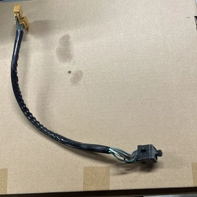 Interruptor de perigo Datsun 510 Wagon 1970-1973 - Imagem 1 de 4