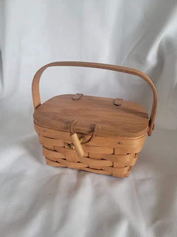 LONGABERGER HAND WOVEN Small PICNIC BASKET with LID Cover