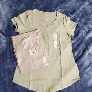 Sonoma The Everyday Tee Woman XS V-neck Short Cap Sleeve Lt Green & Beige Kohls - Picture 1 of 6
