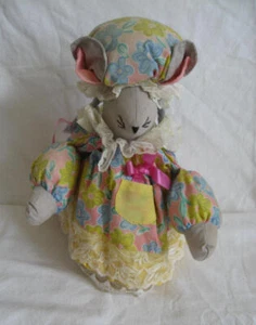 Hecho a mano Dama Ratón en vestido folclórico - 11" - Imagen 1 de 5