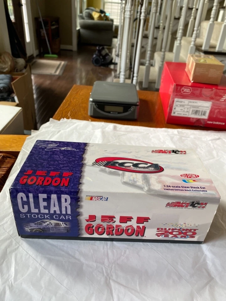 NASCAR JEFF GORDON 1:24 DUPONT MOTORSPORTS COCHE DE STOCK TRANSPARENTE Foto 1 de 4