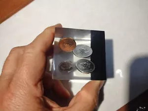 CANADIAN COIN PAPER WEIGHT 1990 - Picture 1 of 13