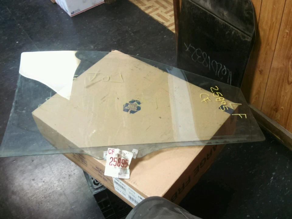 2000 2001 2002 2003 2004 2005 2006 MAZDA MPV PUERTA CRISTAL VENTANA DELANTERA DERECHA Foto 1 de 1