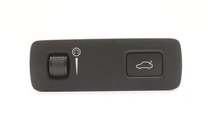 2017 - 2024 VOLVO S90 TAILGATE OPENING RELEASE BUTTON SWITCH OEM 31376510 - Bild 1 von 11