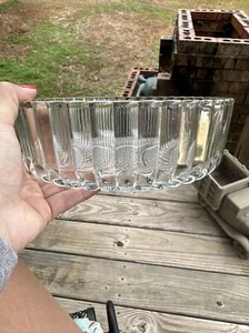 Glass Clear Daisy Flower Bowl, 7 1/2” Across - Picture 1 of 5