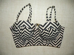 new xhilaration Bikini Top Size Extra Small XS padded cups geometric pattern - Picture 1 of 9