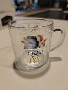 Taza de café de vidrio vintage patrocinador McDonalds de los Juegos Olímpicos de Los Ángeles 1984 de Estados Unidos - Imagen 1 de 6
