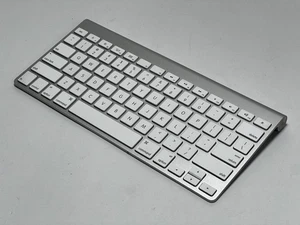 Apple Magic A1314 Bluetooth Wireless Aluminum Keyboard Silver Tested Working - Picture 1 of 2