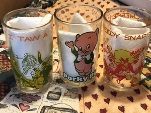 VINTAGE 1974 WARNER BROS 3 JUICE GLASSES, PORKY PIG,YOSEMITE, SYLVESTER & TWEETY - Picture 1 of 10