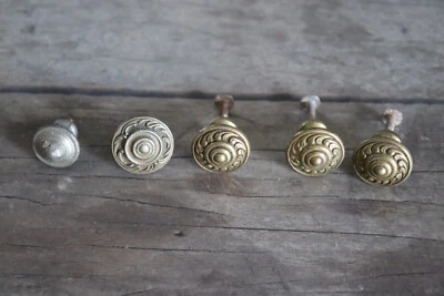 Ancien bouton ,poignée de tiroir , regardez les photos pour les détails - Photo 1/4