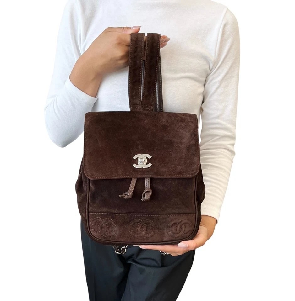 Mochila CHANEL Vintage Marca CC Logo Bloqueo Giratorio Puntada Marrón Plata Gamuza Foto 1 de 4