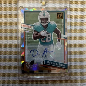 De’VON ACHANE 18/100 SP 2023 Donnie’s The Rookies ORANGE RC AUTO #27. Frisch! - Bild 1 von 5