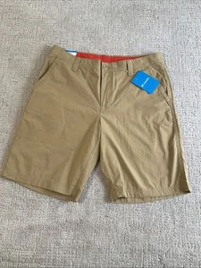 Columbia Shorts Mens 32x10 Biege Khaki Chino Lightweight Golf Hiking Logo NWT - Picture 1 of 12