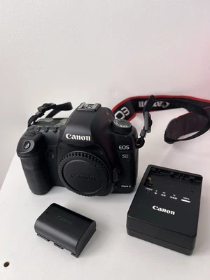 Cámara digital Canon EOS 5D SLR - negra (0296B002) Foto 1 de 4