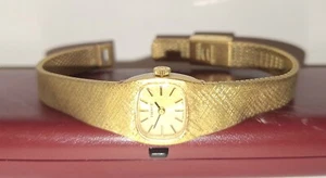 Vintage 1970's Gold Plated Tissot Adjustable Women's Wrist Watch - Picture 1 of 5