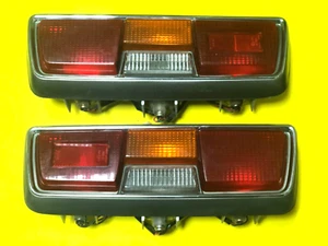 Conjunto de lámpara trasera Subaru DL 1400 Leone 1971-1973 original nuevo de lote antiguo - Imagen 1 de 7
