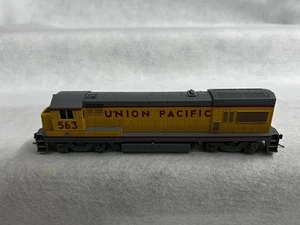 Beautiful Atlas U-23B Union Pacific Railroad Locomotive HO - Picture 1 of 13