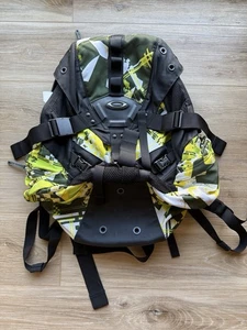 Oakley Icon 3.0 Backpack Vintage yellow green white y2k tactical EUC RARE - Picture 1 of 10