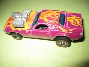 VINTAGE HOT WHEELS REDLINE ROGER DODGER METAL BASE - Picture 1 of 7