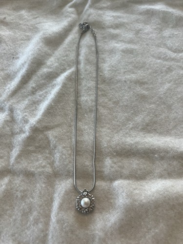 Collana vintage Dior tono argento ciondolo perle