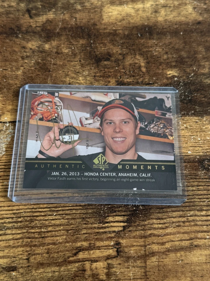 2013-14 SP Authentic Authentic Moments Auto Viktor Fasth #151 Rookie Auto RC - Image 1 of 1