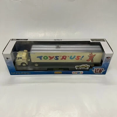 M2 Machines Toys R Us Auto Hauler '60 Ford C-600 & '70 Ford Mustang BOSS 302 - Image 1 of 4