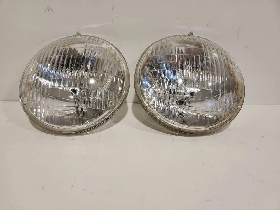 2 Wagner 28v 4579 Headlights - Image 1 of 3