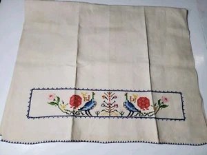 Vintage Leinen Geschirrtuch Handstickerei Vögel Pfauen Blumen Elfenbein 17x28" Vintage - Bild 1 von 11