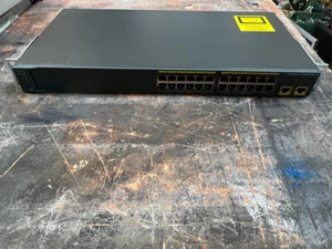 Switch Cisco CATALIST 2960 - Imagen 1 de 3