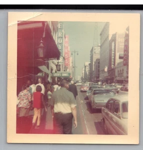 1960's Los Angles Photograph Main Street, Storefront, Tall building, & Vtg Cars - Bild 1 von 2