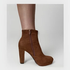 Botines Mossimo Marrón Gamuza Tacón Talla 7 - Imagen 1 de 5
