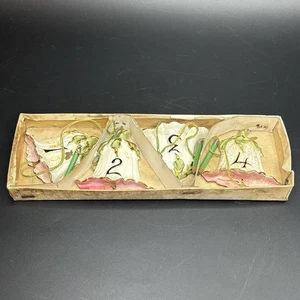 Juego De Colección 4 Marcadores de Mesa de Juego de Cartas Puente de Metal de Hierro Fundido Flores y Lápices - Imagen 1 de 11