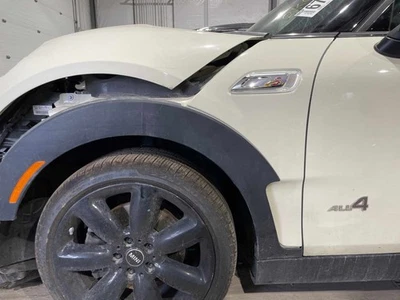 16-24 CLUBMAN Fender LHPepper White-850 - Image 1 of 3