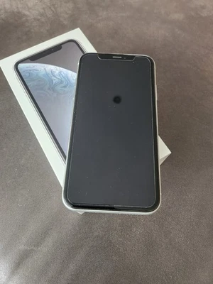 Apple iPhone XR - Bild 1 von 3