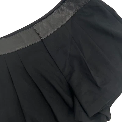 ALICE + OLIVIA Women's Size 6 Leather Wide Waistband Flutter Shorts Wool Pockets - Image 1 of 4