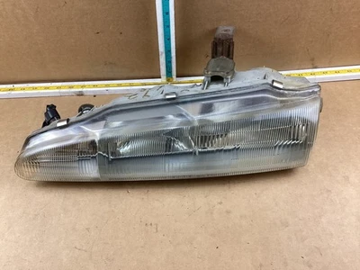 Conjunto de faros delanteros izquierdo del lado del conductor Plymouth Laser 1992-1994 Foto 1 de 4