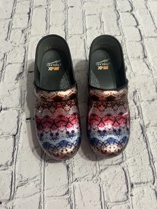 Cravatta donna Dansko XP 2.0 tinta unita metallizzata brevettata taglia US 7,5/EURO 38 - Foto 1 di 13
