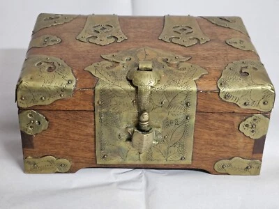 Antiguo Joyero Chino Hongmu Palisandro Fijaciones Latón Caoba Foto 1 de 4