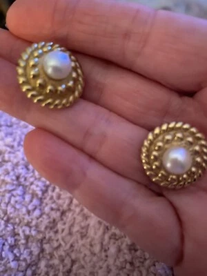 PENDIENTES DE POSTE DE FILAGRANA IMPRESIONANTES RELLENOS DE ORO DE 14KT CON PERLAS BLANCAS CREMOSAS DE 6 M Foto 1 de 3