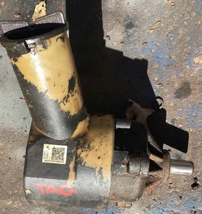 1980s Ford Power Steering Pump       Used          E8DC-3A578-BA - Picture 1 of 4