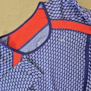 Camisa Nike Dri-Fit rendimiento geométrico para mujer XS púrpura ropa deportiva - Imagen 1 de 8