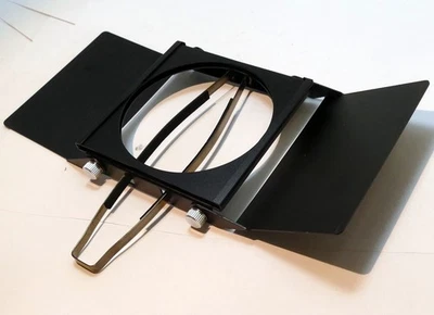 Camera barn door for medium format camera - Image 1 of 4