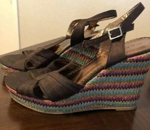 Sandali con zeppa Rampage Bridgette donna 9,5 marrone chevron plateau slingback 4,5 - Foto 1 di 7