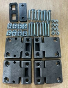 FRONT DOOR HINGE KIT FOR LAND ROVER SERIES DEFENDER - HINGES, NUTS, BOLTS DA1069 - Picture 1 of 1