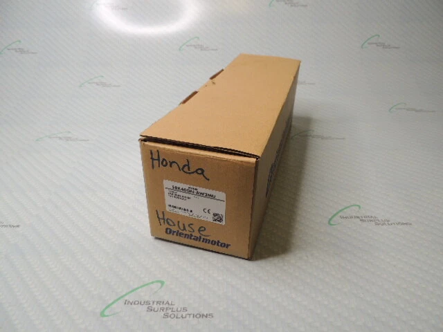 ORIENTAL MOTOR 5RK40GN-AW2MU ELECTROMAGNETIC BRAKE REVERSIBLE MOTOR - Image 1 of 1