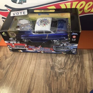 Chevy Muscle Machines Vote America 2004 55 azul con tapa blanca escala 1:18 - Imagen 1 de 9