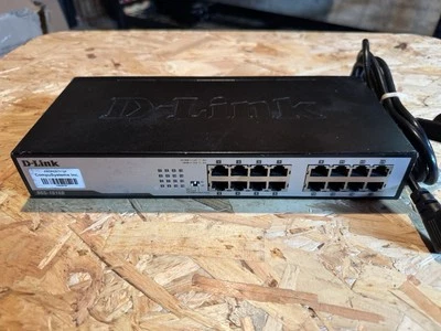 D-Link DGS-1016D Switches - Image 1 of 4