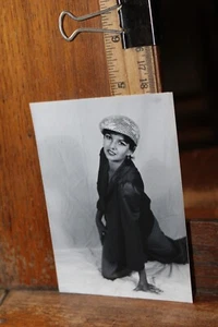 Vintage 1979 Model Sexy Pin Up Photo Pretty Lady Original 3-1/2" x 5" Semi Nude - Picture 1 of 1