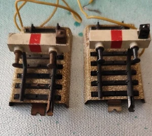 Märklin 3900 2 x Endgleispuffer mit Beleuchtung H0 M Gleis - Bild 1 von 1