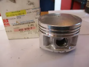 NOS OEM YAMAHA PISTON - PART # 442 678 - 7 / STD PISTON - Picture 1 of 6